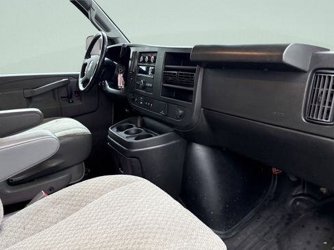Used 2023 GMC Savana 2500 w/ Driver Convenience Package image 18