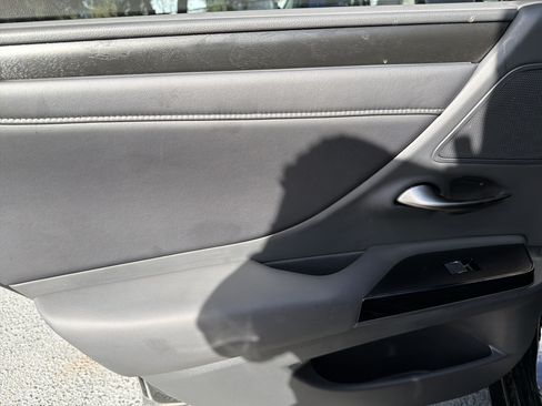 Used 2023 Lexus ES 350 w/ Premium Package FWD image 28