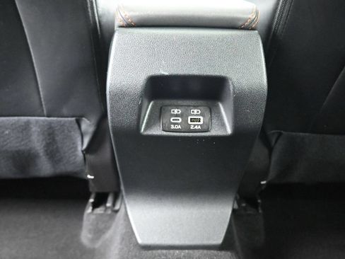 Used 2024 Subaru Crosstrek 2.5i Limited w/ Crosstrek Mirror Package AWD/4WD image 31