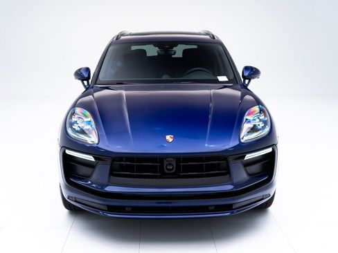 Certified 2025 Porsche Macan image 6