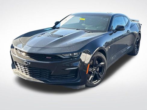 Used 2019 Chevrolet Camaro SS RWD image 6