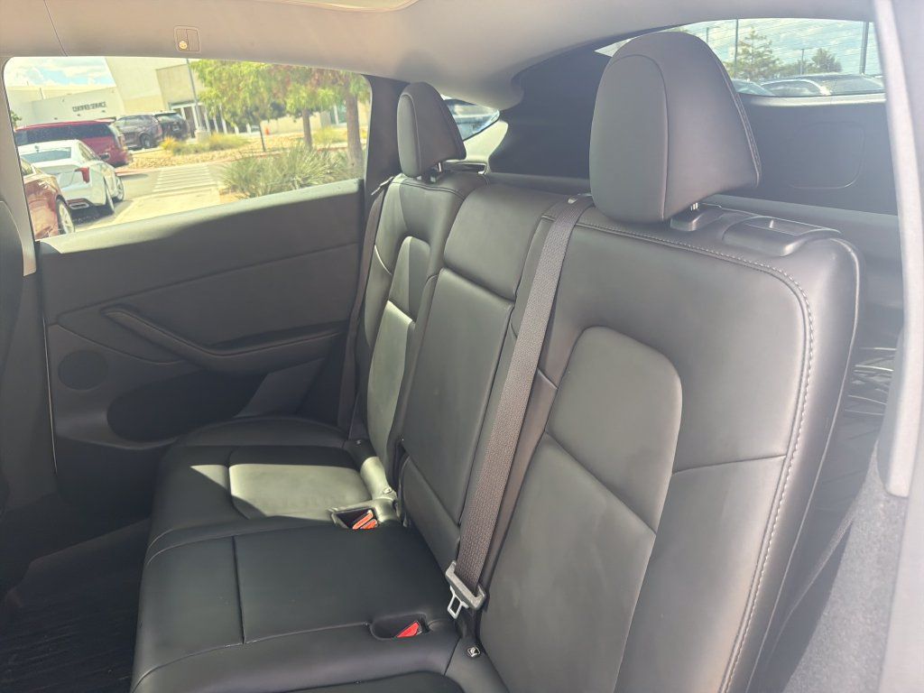 Used 2023 Tesla Model Y Long Range AWD/4WD image 32