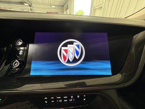 Used 2021 Buick Envision Essence AWD/4WD image 25