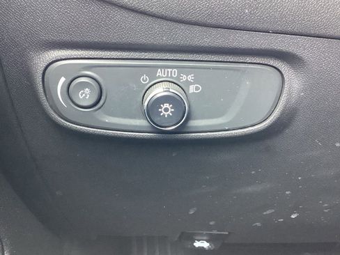 Used 2023 Chevrolet Equinox LT image 28