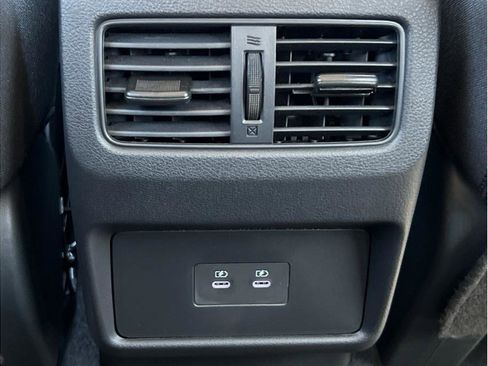 Used 2025 Nissan Rogue SV image 10