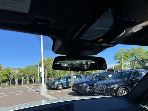 Used 2021 BMW X5 xDrive40i w/ M Sport Package image 27