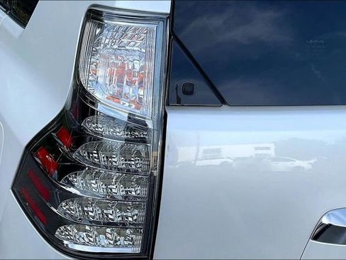 Certified 2023 Lexus GX 460 Premium w/ Premium Package AWD/4WD image 23