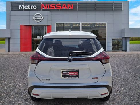 Certified 2025 Nissan Kicks Play S FWD image 5