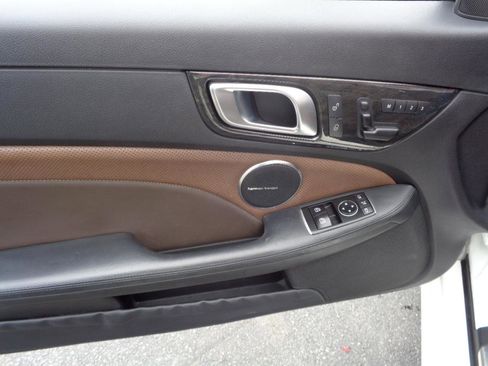 Used 2016 Mercedes-Benz SLK 300 image 30