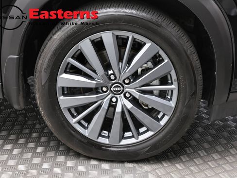 Used 2025 Nissan Pathfinder SL w/ SL Premium Package AWD/4WD image 32