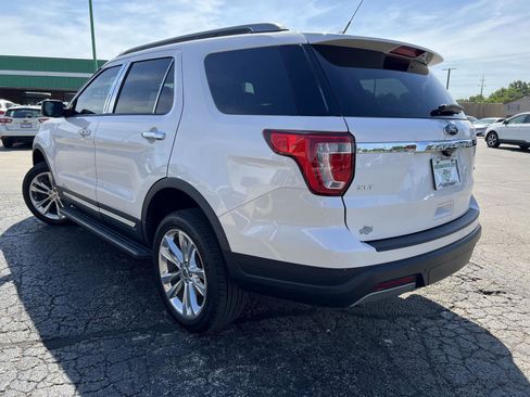 Used 2019 Ford Explorer XLT w/ Equipment Group 202A AWD/4WD image 8