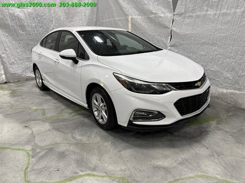 Used 2017 Chevrolet Cruze LT w/ RS Package image 2