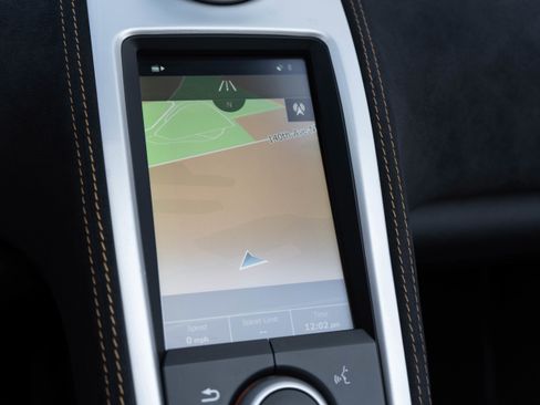 Used 2015 McLaren 650S Spider image 28