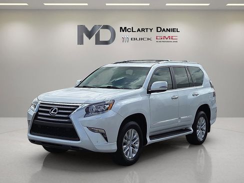 Used 2016 Lexus GX 460 w/ Premium Package image 2