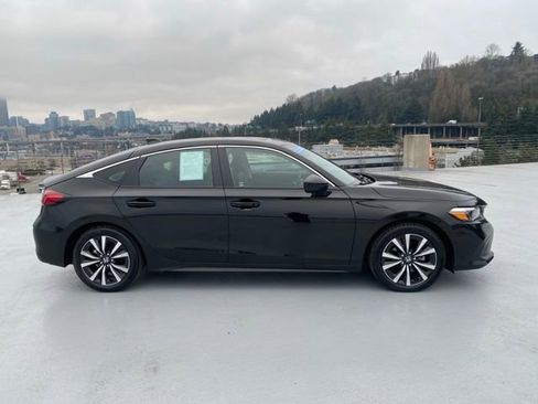 Certified 2023 Honda Civic EX-L image 3