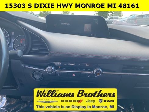 Used 2024 MAZDA MAZDA3 s image 18