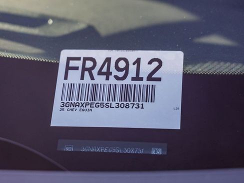 Used 2025 Chevrolet Equinox LT image 28