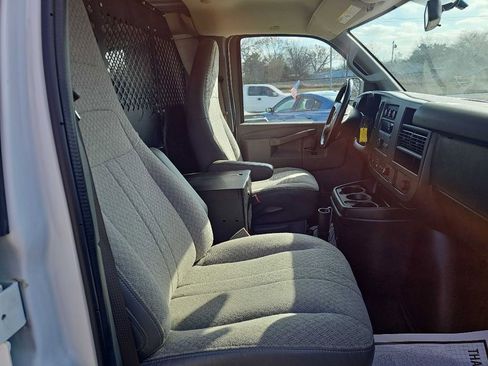 Used 2019 Chevrolet Express 2500 w/ Driver Convenience Package image 15