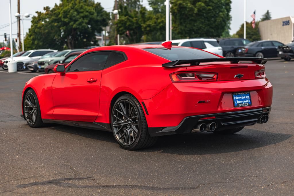 Used 2018 Chevrolet Camaro ZL1 RWD image 11