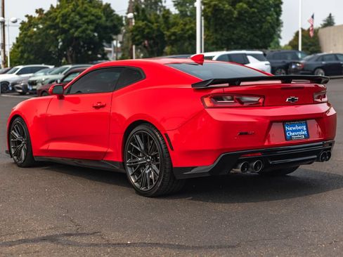 Used 2018 Chevrolet Camaro ZL1 RWD image 11