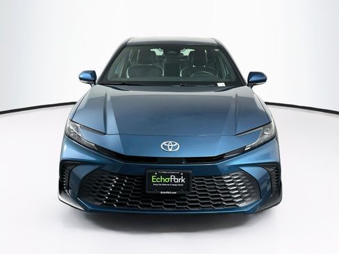 Used 2025 Toyota Camry SE FWD image 2