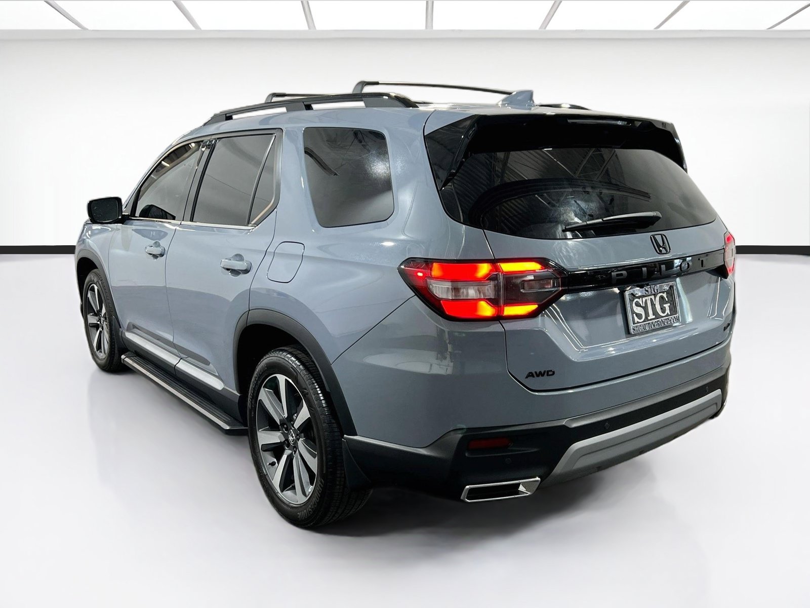 Used 2023 Honda Pilot Elite image 6