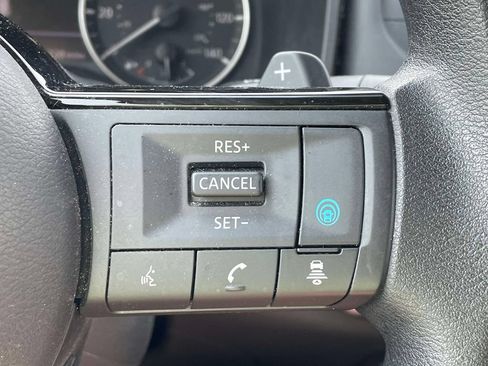Used 2023 Nissan Rogue SV AWD/4WD image 30