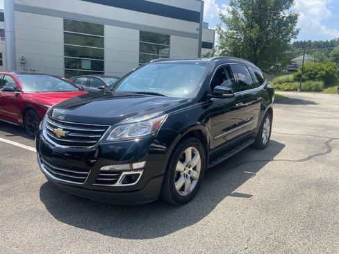 Used 2017 Chevrolet Traverse Premier AWD/4WD image 3