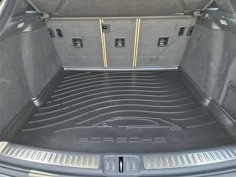 Certified 2026 Porsche Macan S AWD/4WD image 31