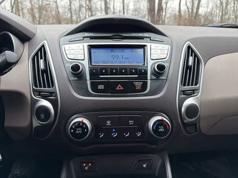 Used 2013 Hyundai Tucson GLS image 24