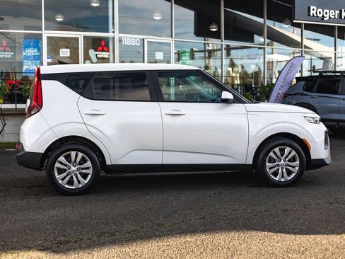 Used 2022 Kia Soul LX FWD image 7