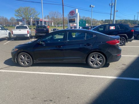 Used 2018 Hyundai Elantra SEL FWD image 10