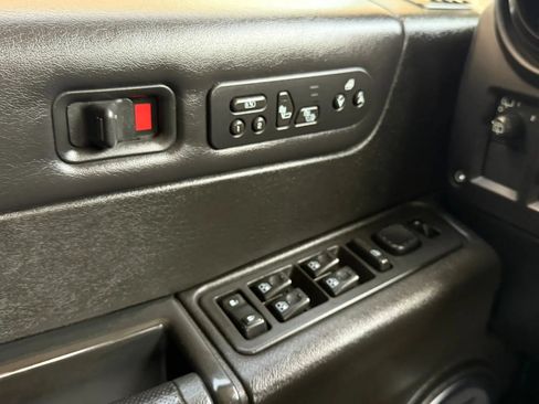 Used 2006 HUMMER H2 AWD/4WD image 25