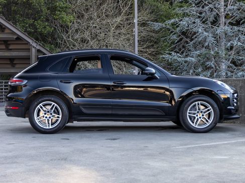 Used 2021 Porsche Macan image 12