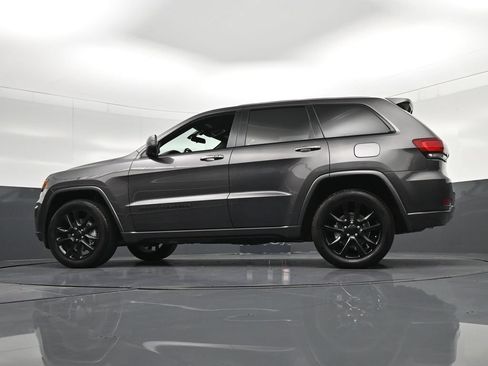 Used 2021 Jeep Grand Cherokee Laredo X RWD image 35