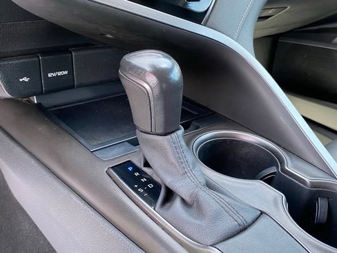 Used 2021 Toyota Camry SE FWD image 21