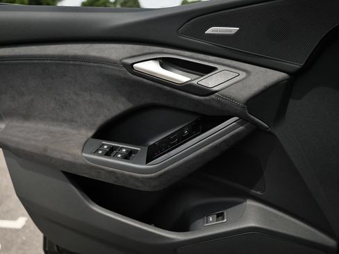 New 2027 Audi SQ6 e-tron Premium Plus AWD/4WD image 14
