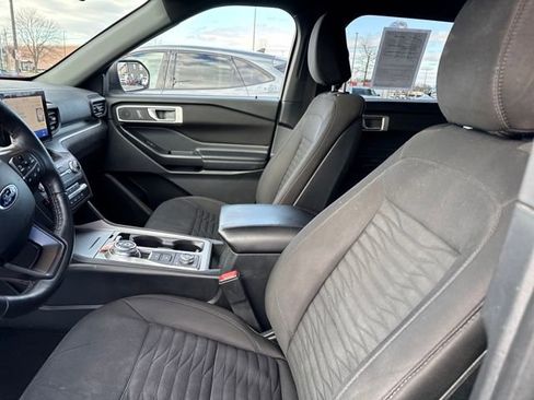 Used 2020 Ford Explorer XLT w/ Comfort Package image 9