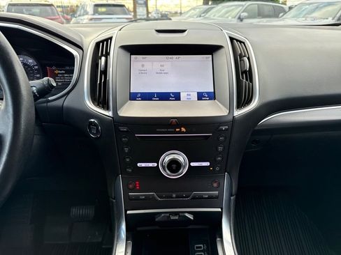 Used 2019 Ford Edge Titanium w/ Cold Weather Package image 25