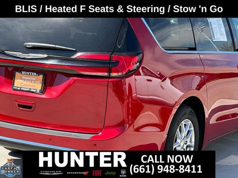 Used 2024 Chrysler Pacifica Touring-L FWD image 38