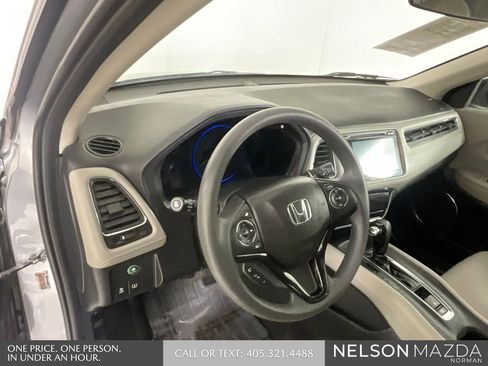 Used 2017 Honda HR-V EX image 32