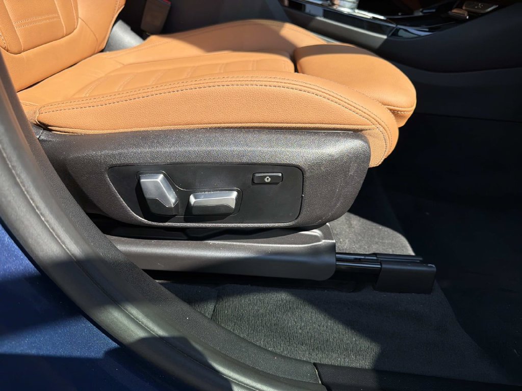 Used 2021 BMW X3 sDrive30i w/ Convenience Package (ZC2) RWD image 12
