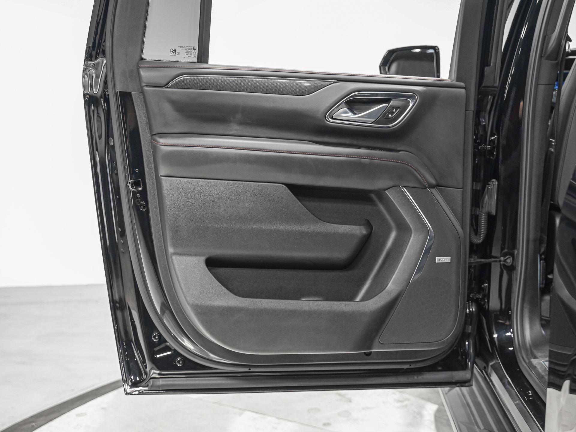 Used 2022 Chevrolet Suburban RST AWD/4WD image 26