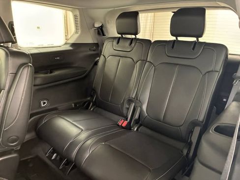 Used 2022 Jeep Grand Cherokee L Limited w/ Luxury Tech Group II AWD/4WD image 18