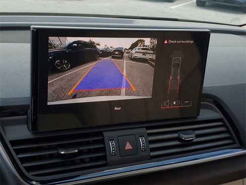 Used 2024 Audi Q5 2.0T Premium w/ Convenience Package image 13