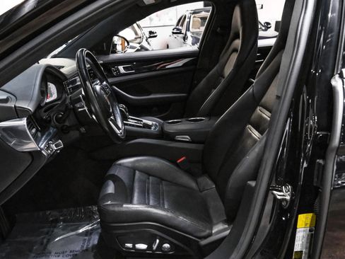 Used 2018 Porsche Panamera 4 image 4