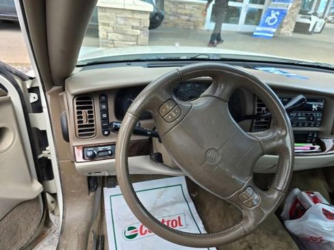 Used 2005 Buick Park Avenue FWD image 11
