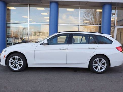 Used 2017 BMW 330i xDrive Wagon image 2