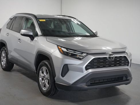 Certified 2025 Toyota RAV4 XLE FWD image 3