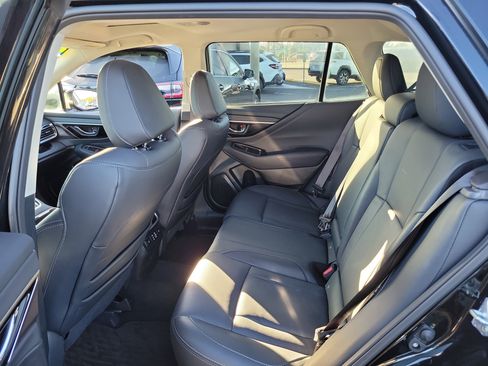 Used 2023 Subaru Outback Limited image 13